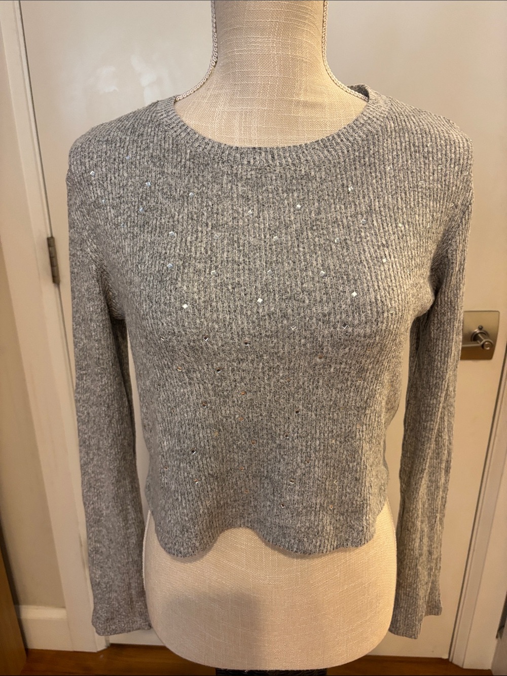 Zara Gray Ribbed Crop Sweater with Rhinestone Studs - Size L NWT